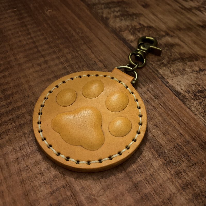 [Customized] Healing Meat Ball Leather Keychain [These Cat Masters] Customized Gift for Graduation - ที่ห้อยกุญแจ - หนังแท้ สีส้ม