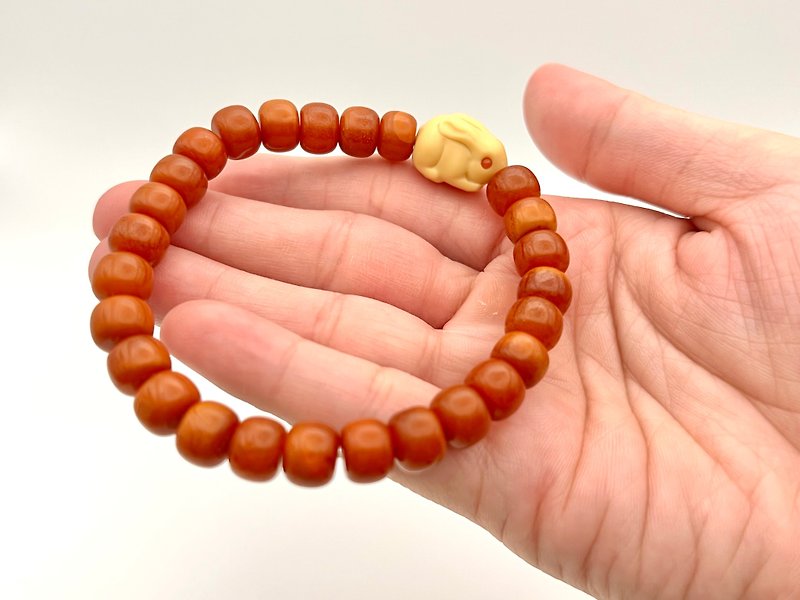 The future (rabbit) is boundless - Wax gold paste jade rabbit apple beads bracelet/daily/simple/ - Bracelets - Wax Orange