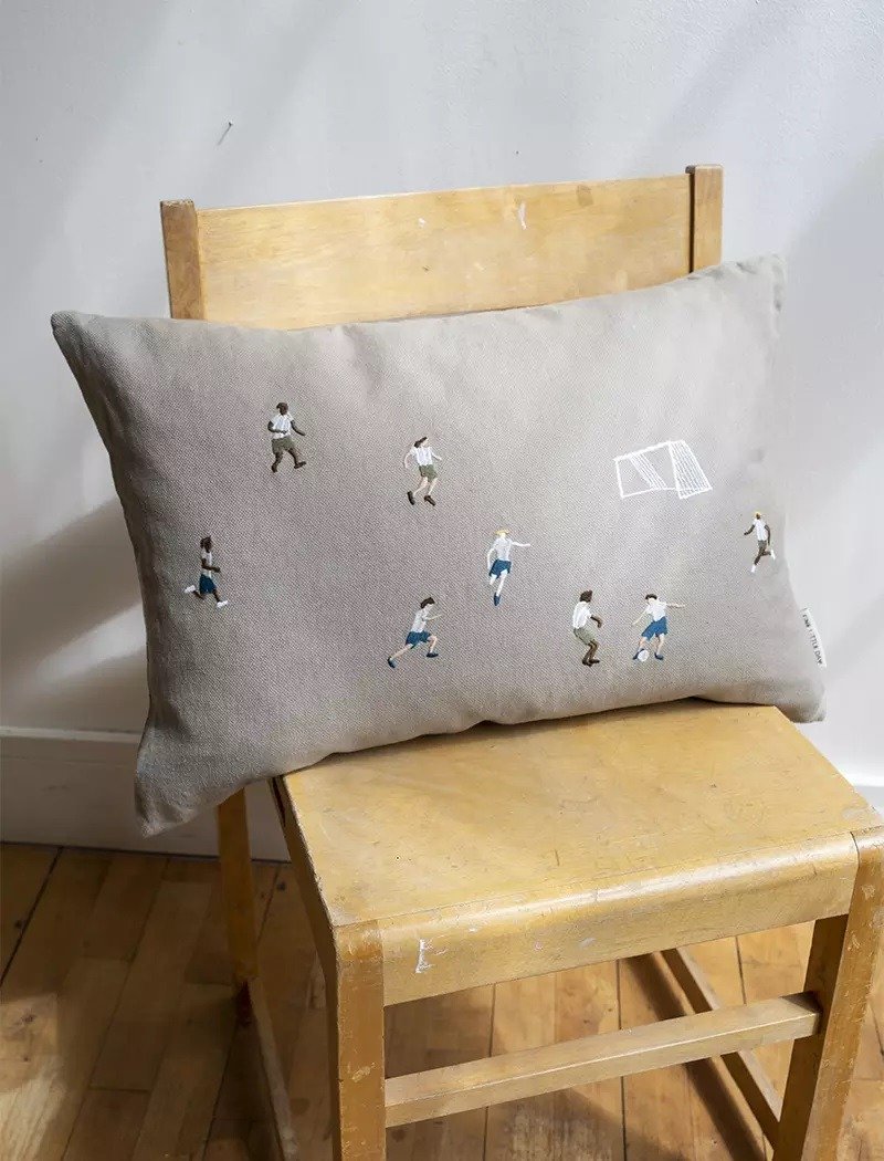 Nordic Designer Style – Embroidered Pillow Cover Football SOCCER (40X60cm) - หมอน - ผ้าฝ้าย/ผ้าลินิน สีกากี