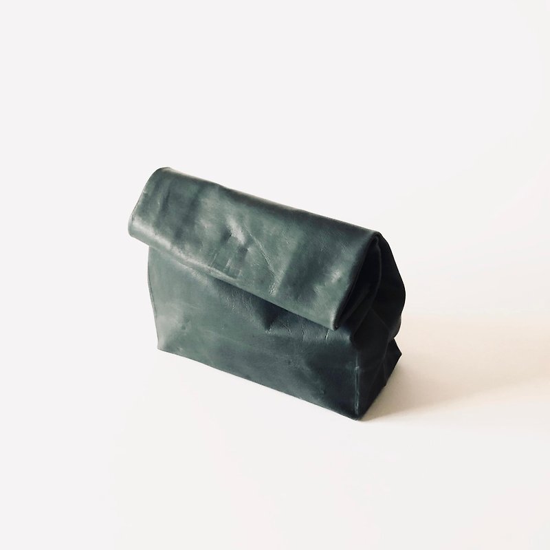 KAMIBUKURO(紙 袋) small 国内本馬革製　ブラック - クラッチバッグ - 革 ブルー