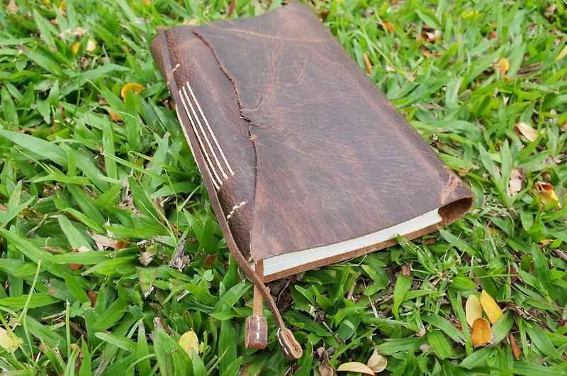 [Portable Collector's Edition] Thread-bound leather handmade book. Codex. Portable notebook. Sketchbook. N051 - สมุดบันทึก/สมุดปฏิทิน - หนังแท้ สีนำ้ตาล