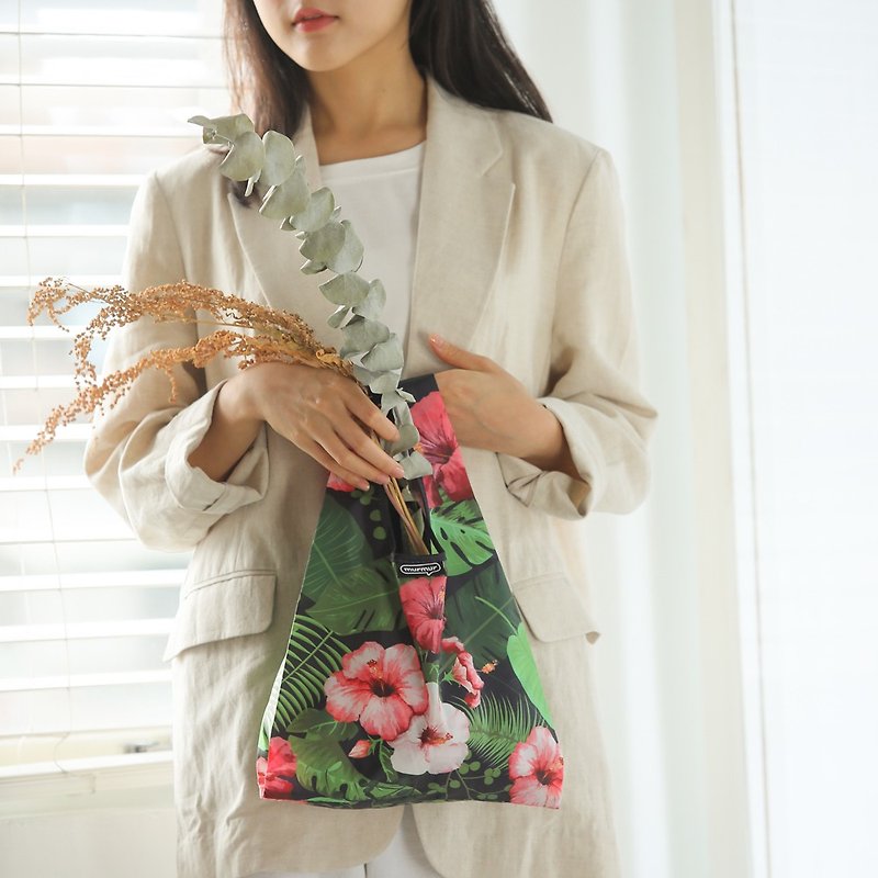 murmur Bento Bag - Hibiscus | murmur Bento Bag Recommended - Handbags & Totes - Plastic Black