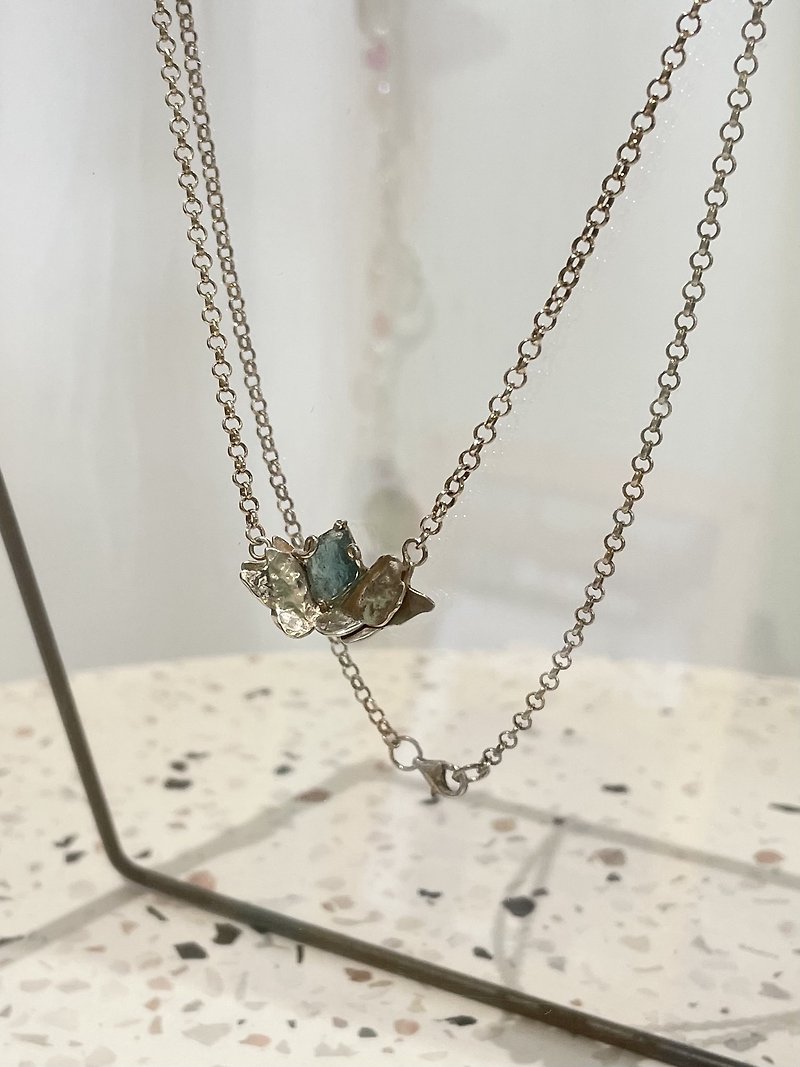 Green tourmaline butterfly necklace in sterling silver. Handmade. Brand unique work - สร้อยคอ - เงินแท้ สีเขียว