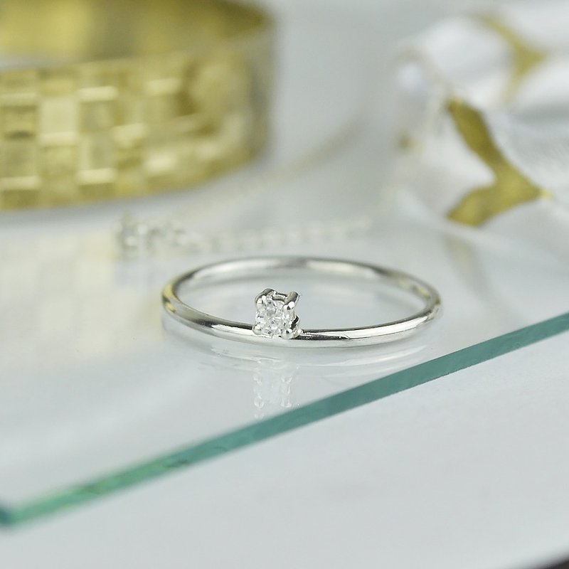 Sterling Silver Tiny CZ Diamond Ring - แหวนทั่วไป - เงินแท้ สีเงิน