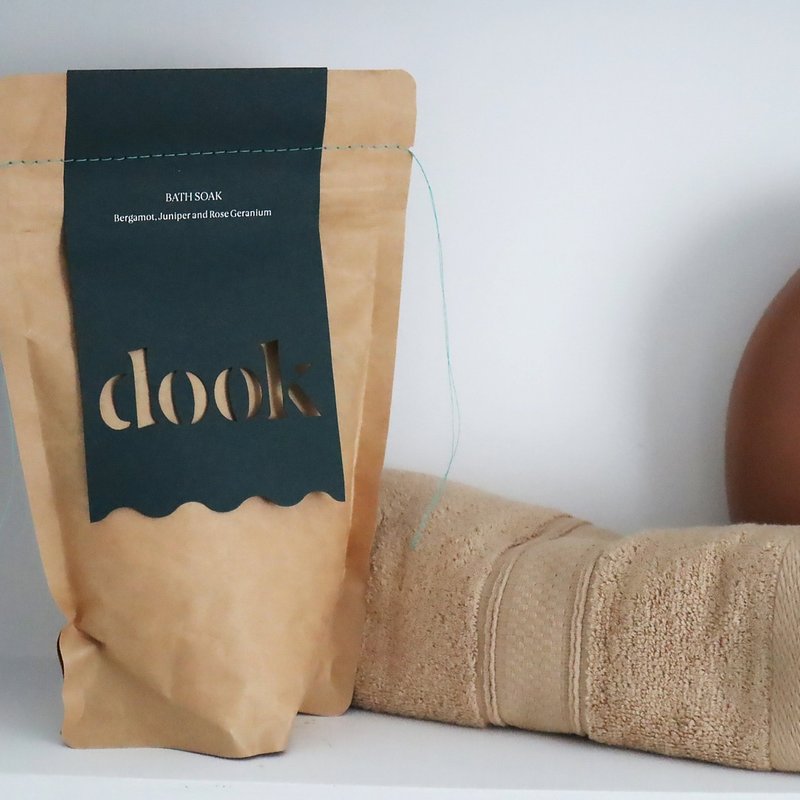 【期間限定限量】英國dook靜謐輕盈柔滑浴鹽 - 沐浴乳/沐浴用品 - 精油 紫色