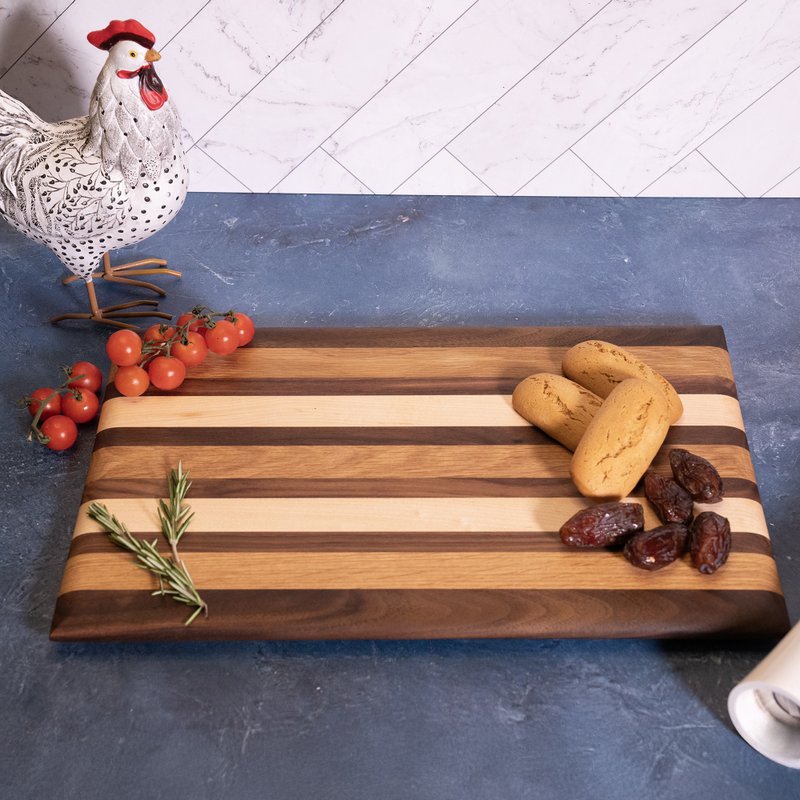 Fifty9 Design New York solid wood color-blocked curved edge cutting board - จานและถาด - ไม้ สีนำ้ตาล