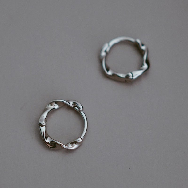 男生禮物 佛羅倫斯圓圈純銀耳環  中性 男生耳環 簡約耳扣式 聖誕 - 耳環/耳夾/耳骨夾 - 純銀 銀色