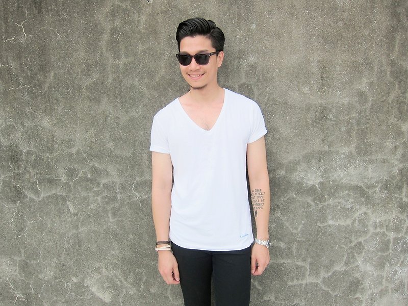チェーンループVネックTシャツファッションフィットカットシンプルラインパン＆ボクサー台湾 - Tシャツ メンズ - コットン・麻 ホワイト