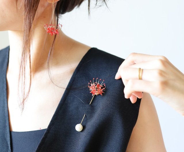 彼岸花のシャンデリアピアス/イヤリング - ショップ ちくわ