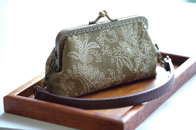 CaCa Crafts | elegant mouth gold package · Cosmetic - Toiletry Bags & Pouches - Cotton & Hemp 