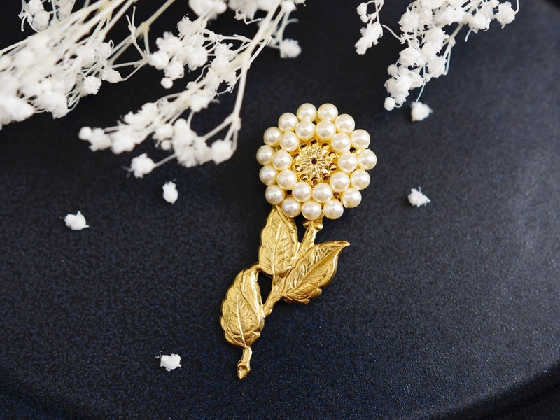 冬限定【ブローチ】アンティークレトロな一輪のお花 パール 真鍮 - 胸針 - 銅/黃銅 白色
