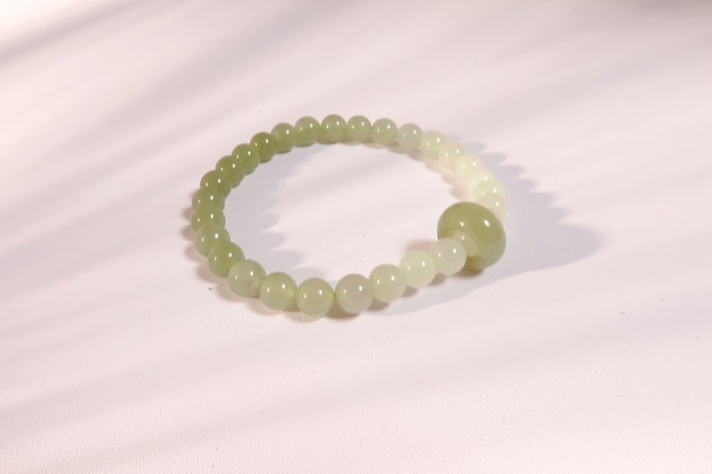天然和田玉 グラデーション晴水色 ループ付きブレスレット ギフトにも最適な万能デザイン - ブレスレット - 翡翠 