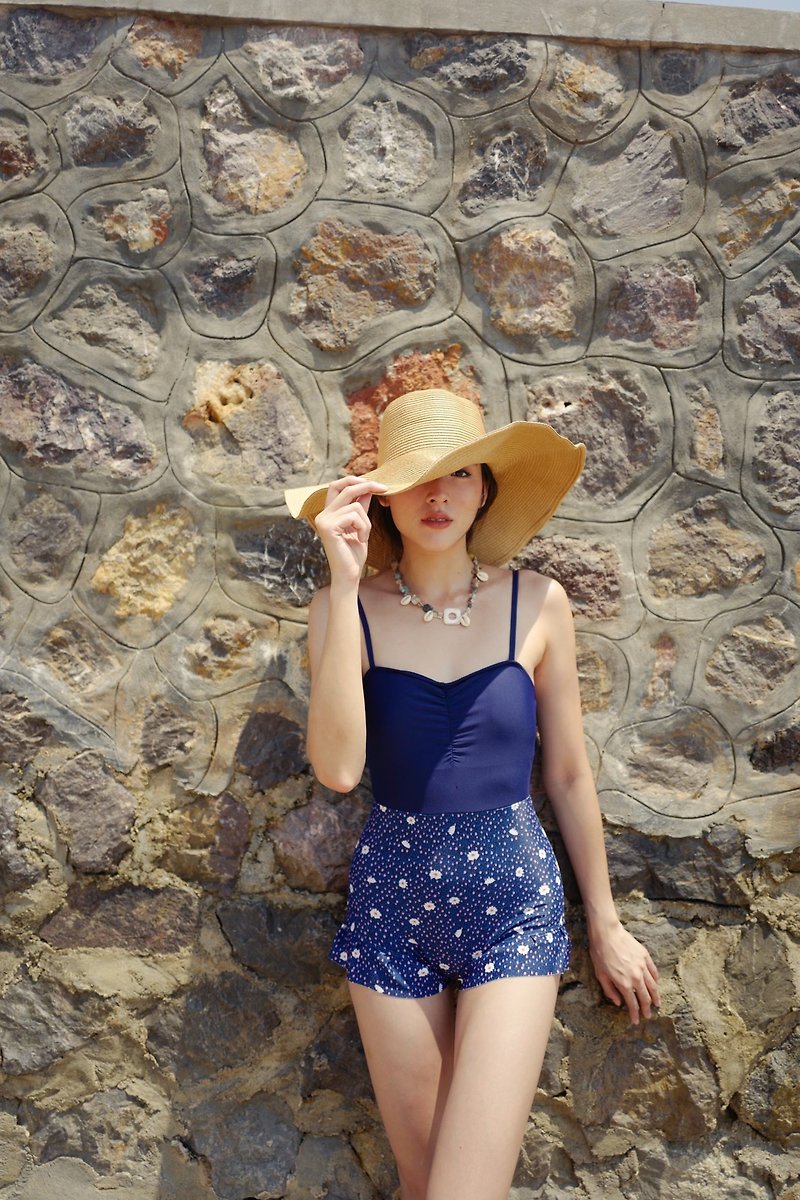 Long Weekend Love (daisy) - Other - Other Materials Blue