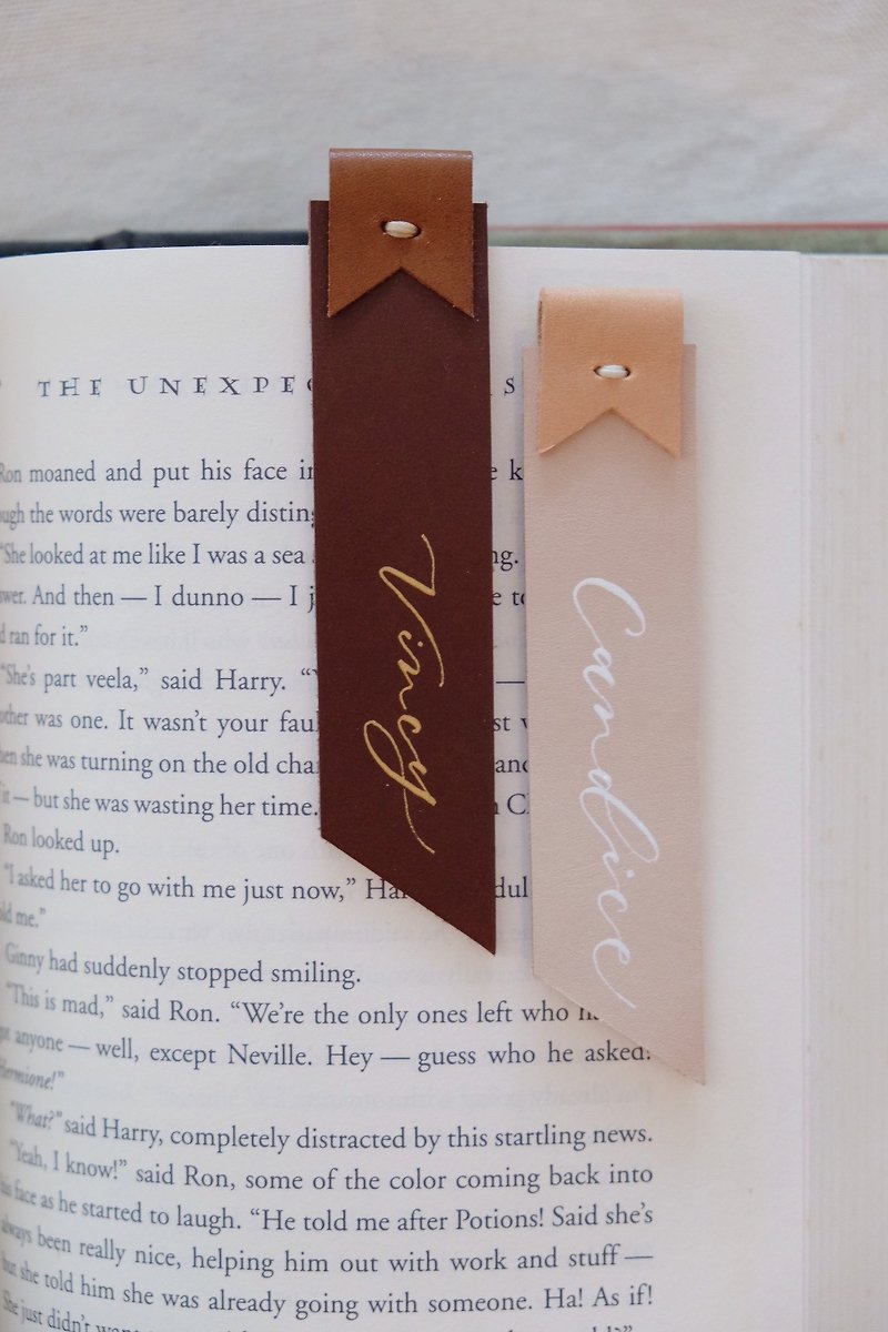 cottontail calligraphy handmade leather bookmark - ที่คั่นหนังสือ - หนังแท้ หลากหลายสี