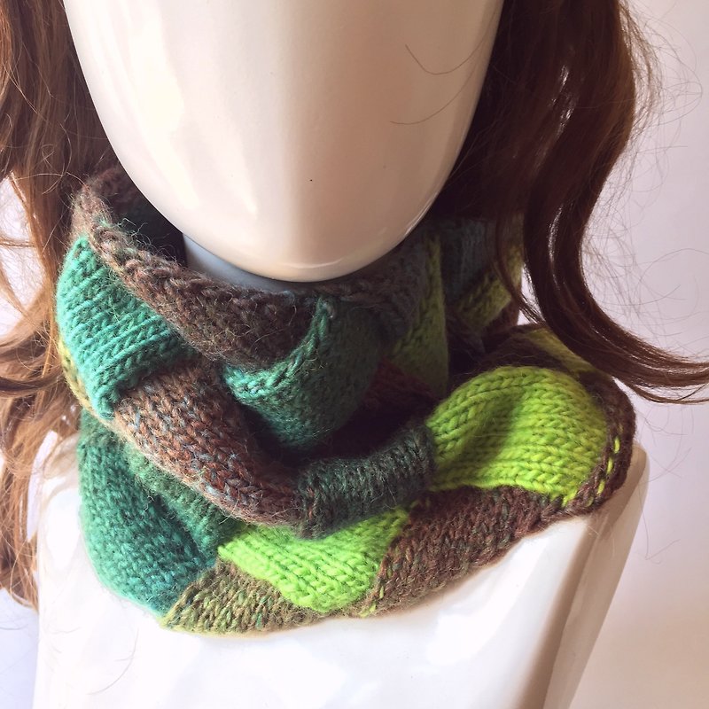 Lonely is not the same thing to keep warm woven neck / bib / warm / scarf forest color - Other - Wool Green