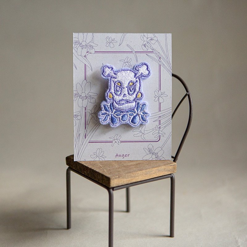 刺繡 別針- Anger (生氣) - 胸針 - 繡線 紫色