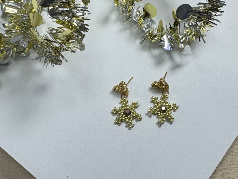 230832 Christmas limited beaded earrings - สร้อยคอ - วัสดุอื่นๆ สีทอง