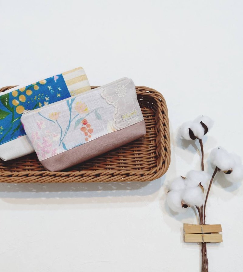 [FZK/Universal Storage Bag (Medium)] Linen Watercolor Flowers Japanese Canvas Embroidery Lace First Dyed Fabric - กระเป๋าเครื่องสำอาง - ผ้าฝ้าย/ผ้าลินิน หลากหลายสี