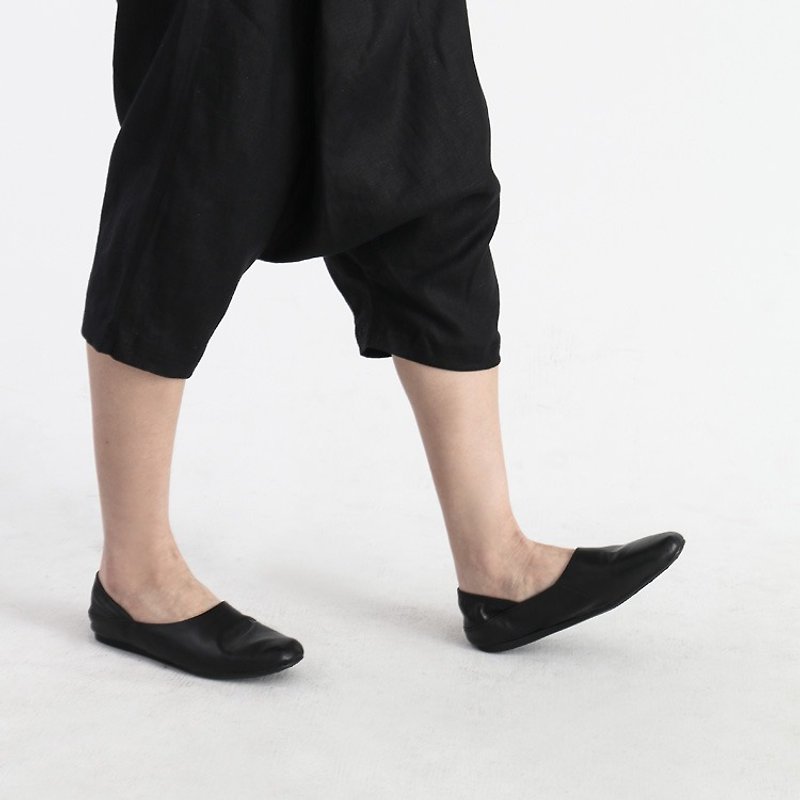 【In Stock】 Slip-on shoes - Women's Casual Shoes - Genuine Leather Black