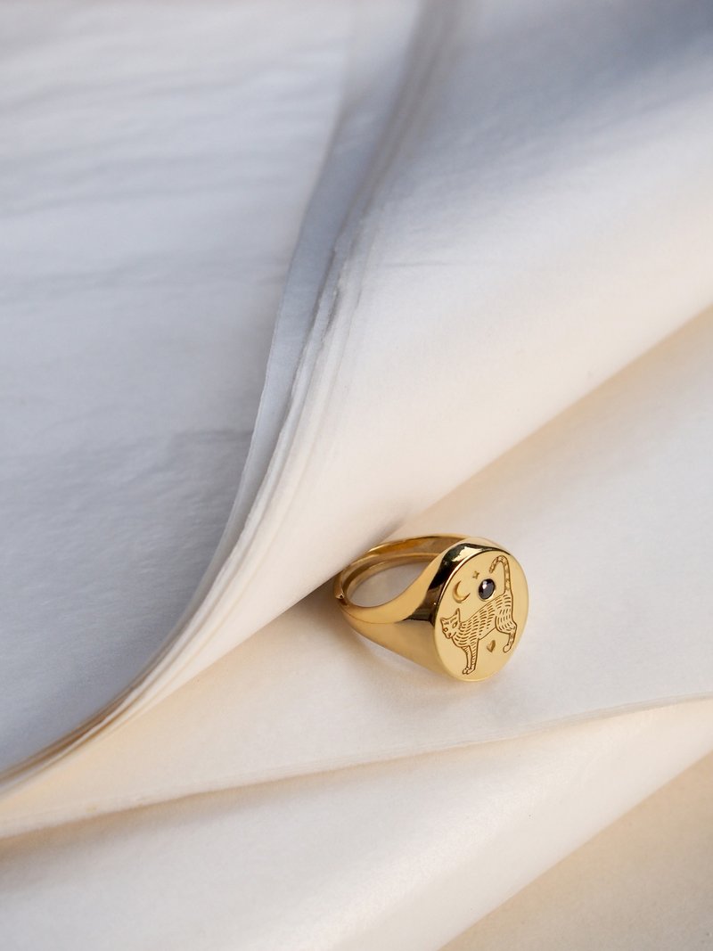 Cat Standing Signet Ring, 925 Sterling Silver, Cat signet ring. - 戒指 - 其他材質 銀色