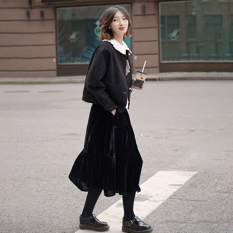 Black Elastic Velvet Half Skirt|Skirt|Autumn Style|Silk+Polyester Fiber|Sora-586 - กระโปรง - ผ้าไหม สีดำ