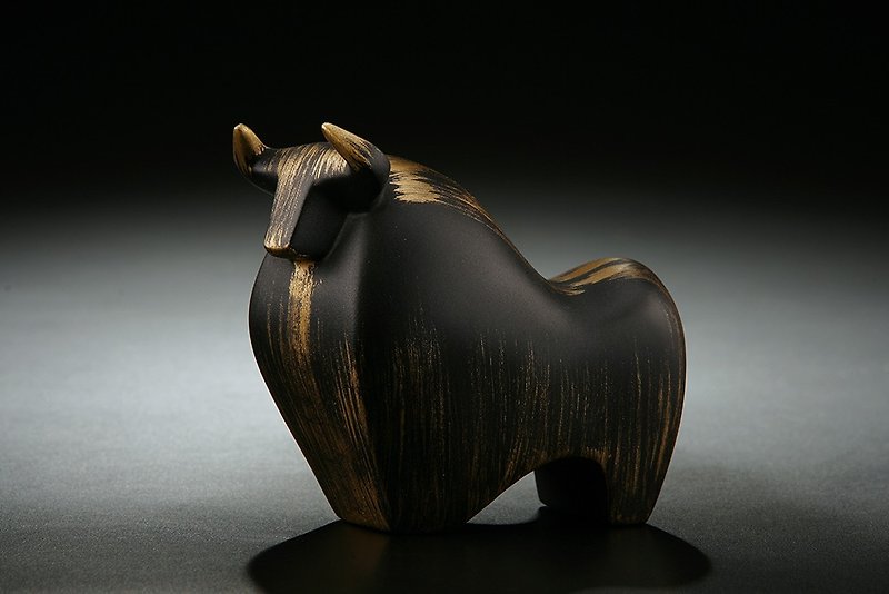 [Zodiac] Quan Art Gallery Chuan_Growth Series-Achievement Ox Shape Stone Sculpture-Gold Edition - Items for Display - Stone Black