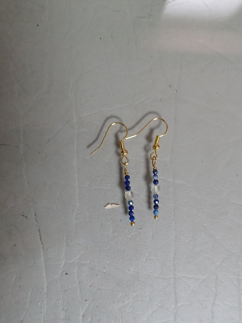 Weird sapphire earrings - ต่างหู - เครื่องเพชรพลอย 