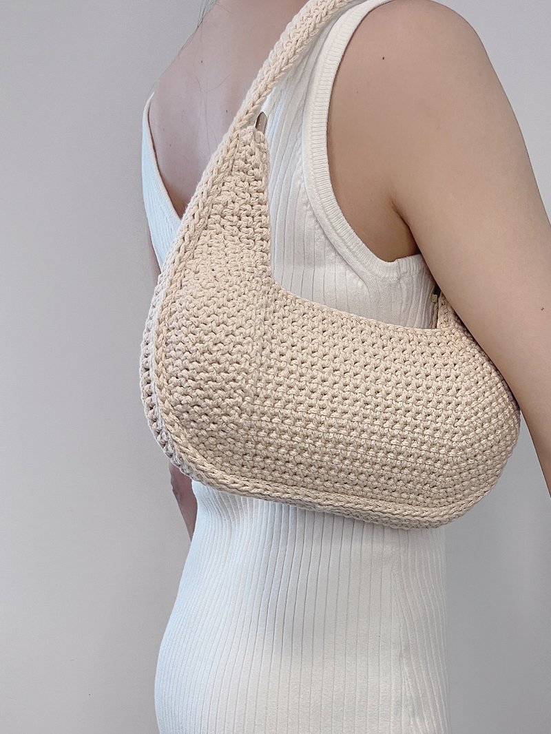 Handmade crochet hobo bags - beige crocheted knit cotton - กระเป๋าแมสเซนเจอร์ - ผ้าฝ้าย/ผ้าลินิน สีกากี