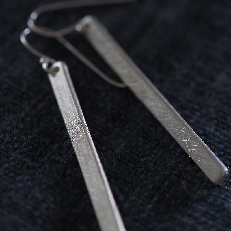 Handmade silver long bar dangle earring (E0174) - Earrings & Clip-ons - Silver Silver