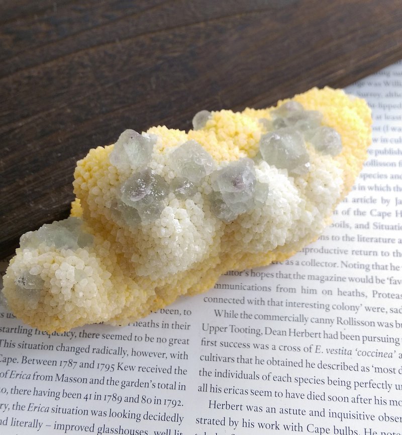 Fluorite  貴州產地  螢石 水晶共生 天然礦石 原礦 - 擺飾/家飾品 - 其他材質 