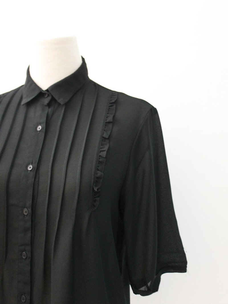 復古日本製典雅可愛蛋糕花邊黑色短袖古著襯衫 Vintage Blouse - 女襯衫 - 聚酯纖維 黑色