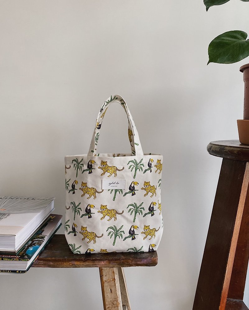Tiger and Toucan handmade cotton printed lunch bag horizontal pouch 31x26X10cm - กระเป๋าถือ - ผ้าฝ้าย/ผ้าลินิน สีเหลือง