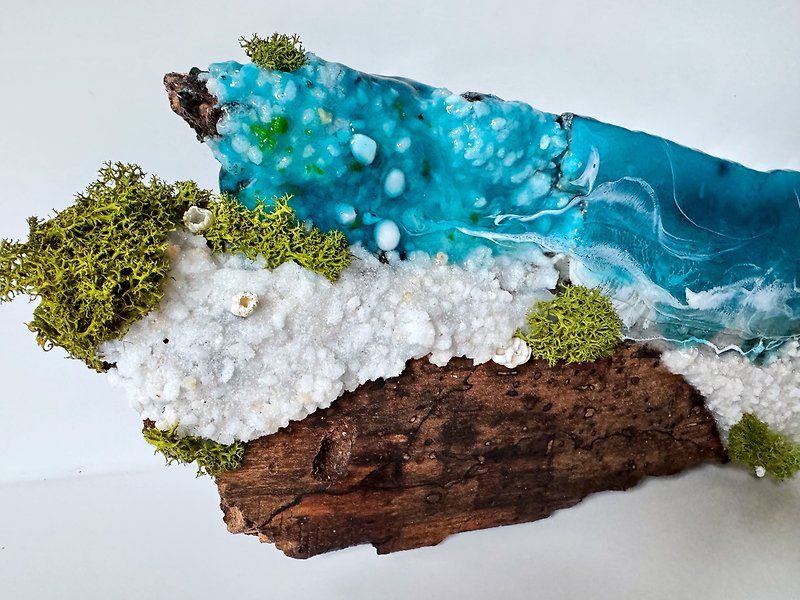 Blue Ocean resin art wood slice, resin wall hanging, sea wave wall decor is beac - Wall Décor - Resin Blue