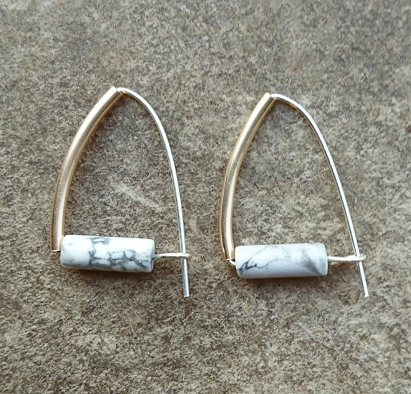 White Turquoise Silver and Gold-filled Earrings - ต่างหู - เครื่องเพชรพลอย ขาว