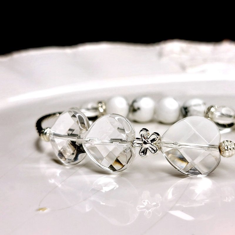 April Birth Healing Crystal Bracelet | Fine White Crystal | Albedo Stone | - สร้อยข้อมือ - คริสตัล 