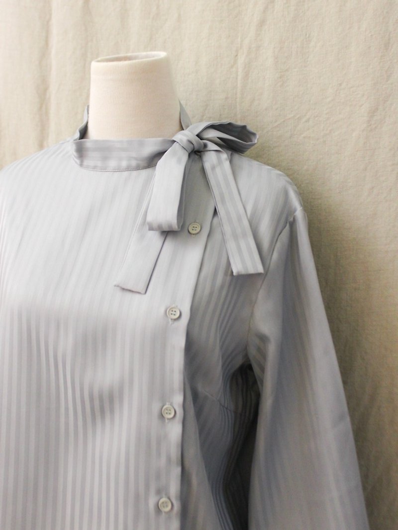 復古歐洲法國製夏日寬鬆灰色條紋領結典雅長袖古著襯衫上衣 - 女襯衫 - 聚酯纖維 灰色
