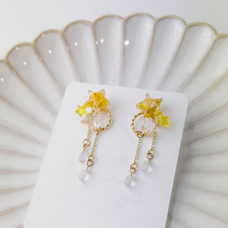 Wishing three star water drop bead earrings/ Clip-On/ear needles - Earrings & Clip-ons - Resin Yellow