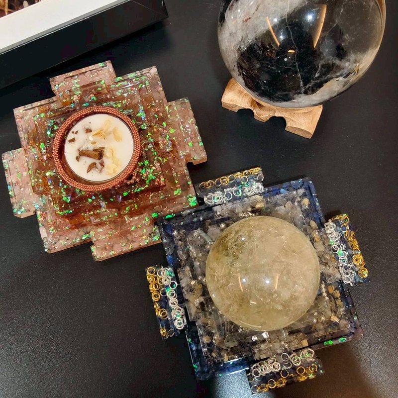 Orgone Altar Candle Holder × Reiki Healing Energy Base - ของวางตกแต่ง - คริสตัล 