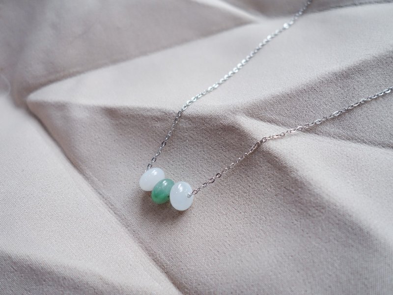 Small Ping An Buckle Green Jadeite Necklace・Natural Stone・Burmese Jade - Necklaces - Jade 