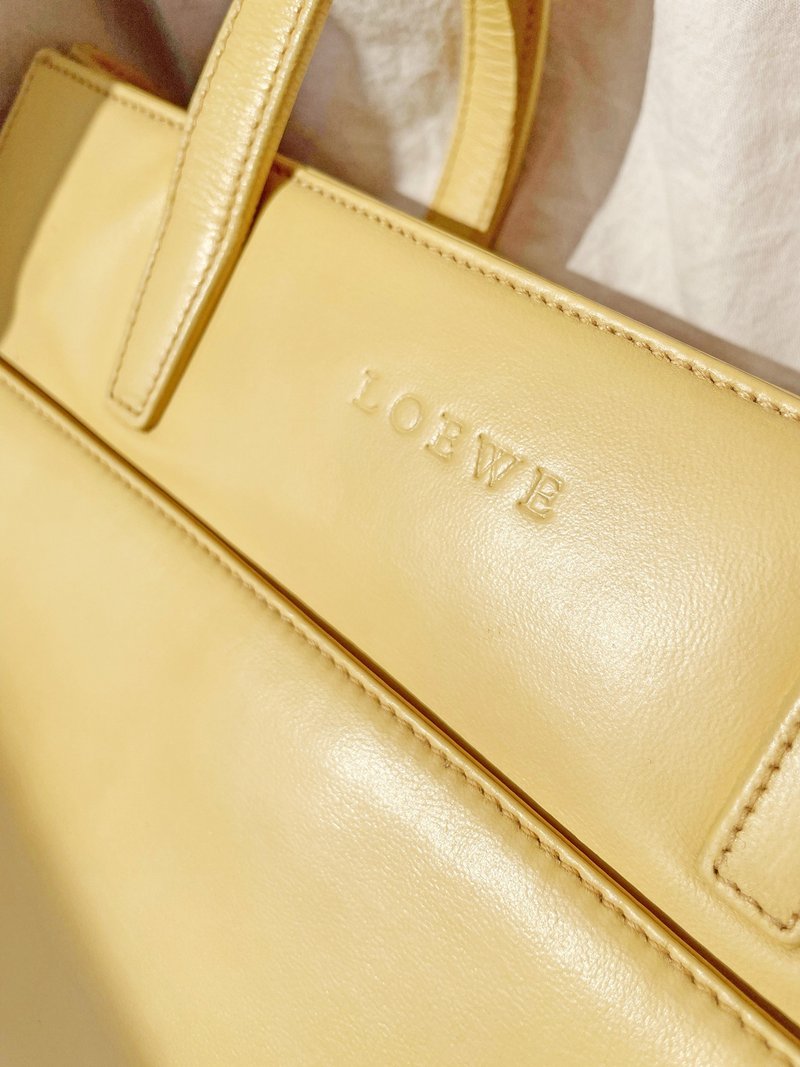 【客人預留】 Loewe 奶茶手挽袋手提包手拎包公文包通勤包公事包 - 手提包/手提袋 - 真皮 卡其色