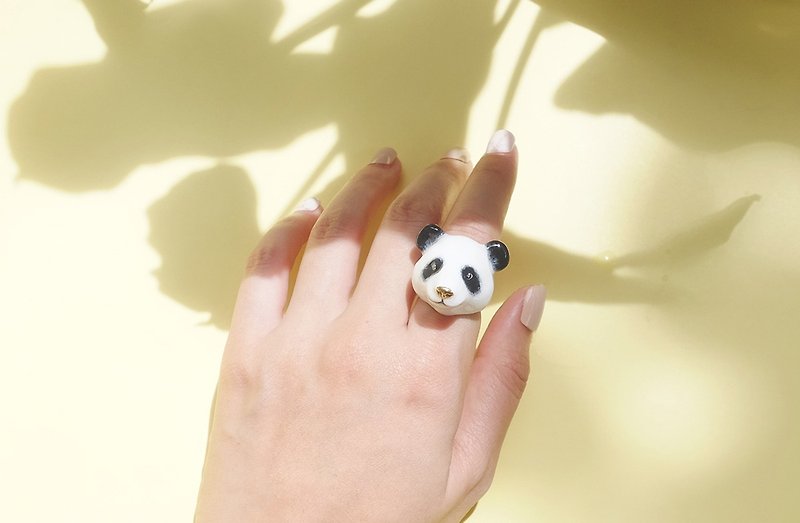 Pete Panda Ring, Panda Ring, Handcrafted Enamel, Panda lover - リング - 紙 ホワイト