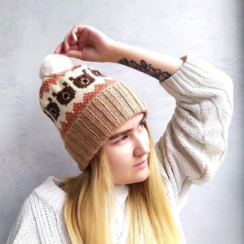 Knitted jacquard pompom hat/ Womens hat/ Handmade hat - หมวก - ขนแกะ หลากหลายสี