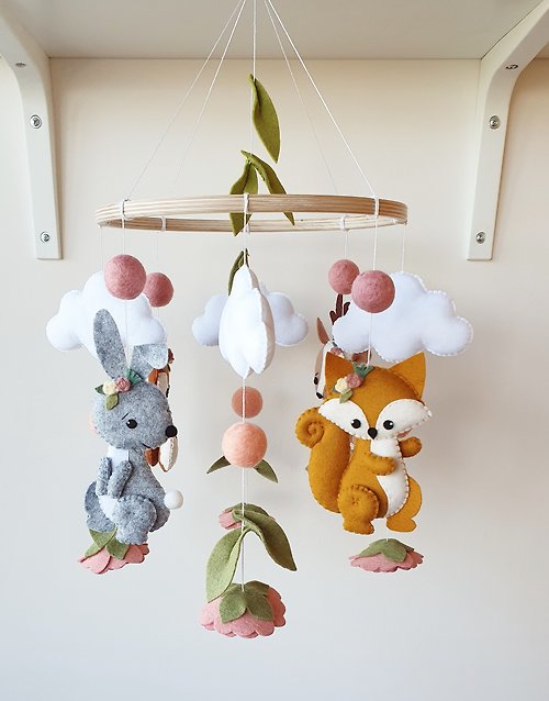 FeltGiftFinds Woodland baby mobile, flowers mobile, forest mobile, woodland nursery, fox
