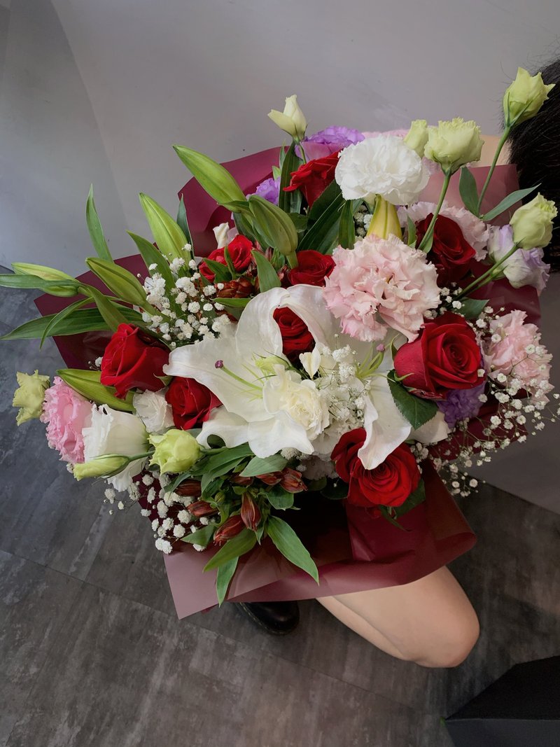 玫瑰玫瑰 百合 桔梗 滿天星 鮮花束 - 乾燥花/永生花 - 植物．花 紅色