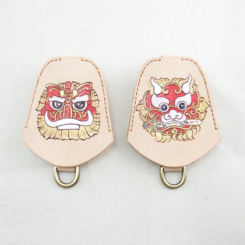 Sword Lion - Ping An Lucky Lion Open Happiness Simple Handmade Vegetable Tanned Leather Key Case - ที่ห้อยกุญแจ - หนังแท้ สีนำ้ตาล