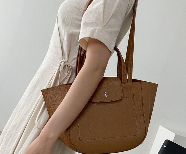【THE ALLY】LINGO BAG 韓国 大人気 正規品 ★ギフト贈呈★ ☆THE ALLY☆送料込☆韓国☆大人気☆正規品☆バッグ☆LINGO BAG