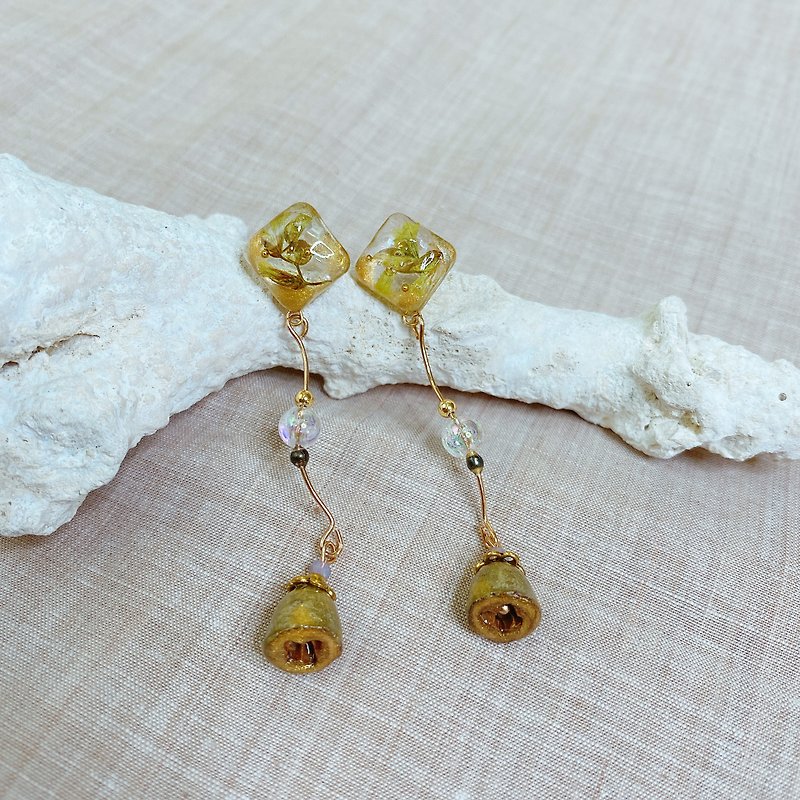 Hugo-handmade earrings / transparent ear acupuncture Clip-On - Earrings & Clip-ons - Resin Gold