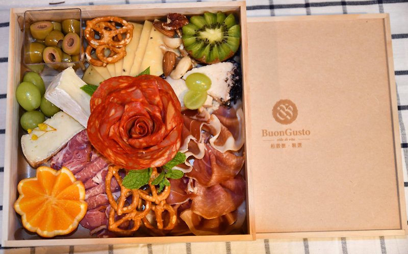 Buongusto limited wooden box cheese platter (square) - Snacks - Fresh Ingredients 