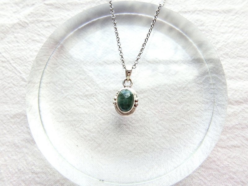 Green tourmaline 925 sterling silver will be simple style necklace Nepal handmade silver - Necklaces - Gemstone Silver