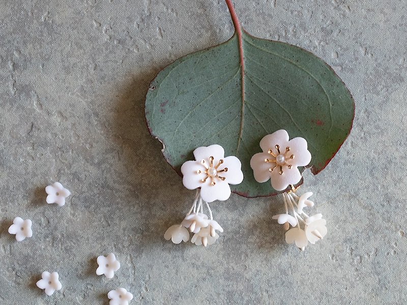 Small flower tassel earrings / white - Earrings & Clip-ons - Clay White